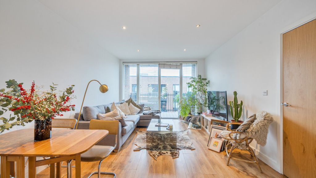 Property photo 2 of 19