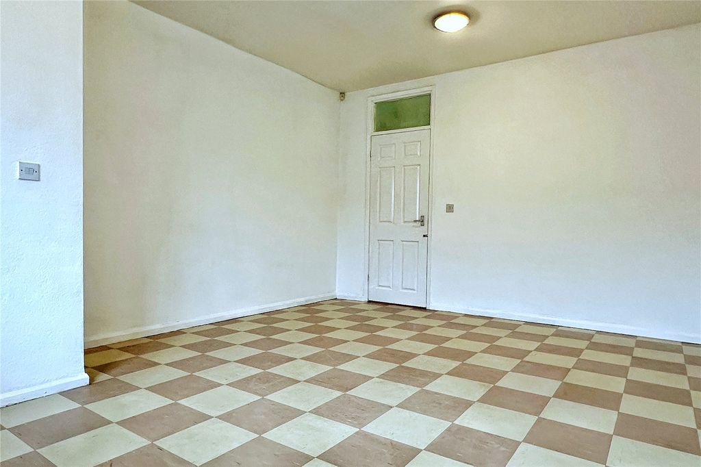 Property photo 3 of 20 Living Room