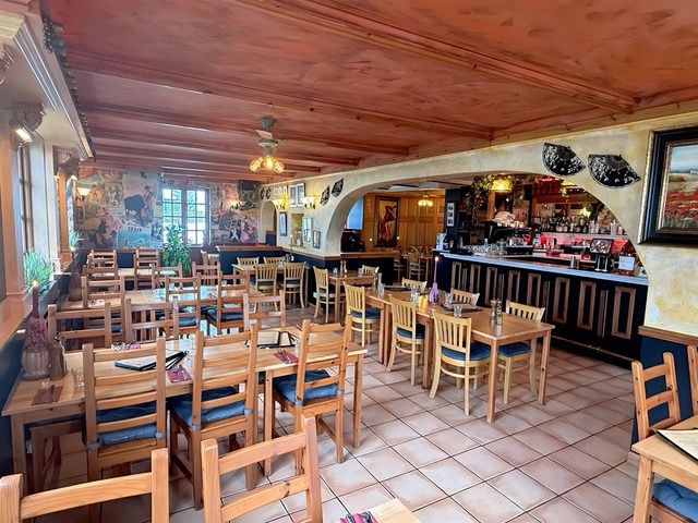 Property photo 3 of 7 Photo 4