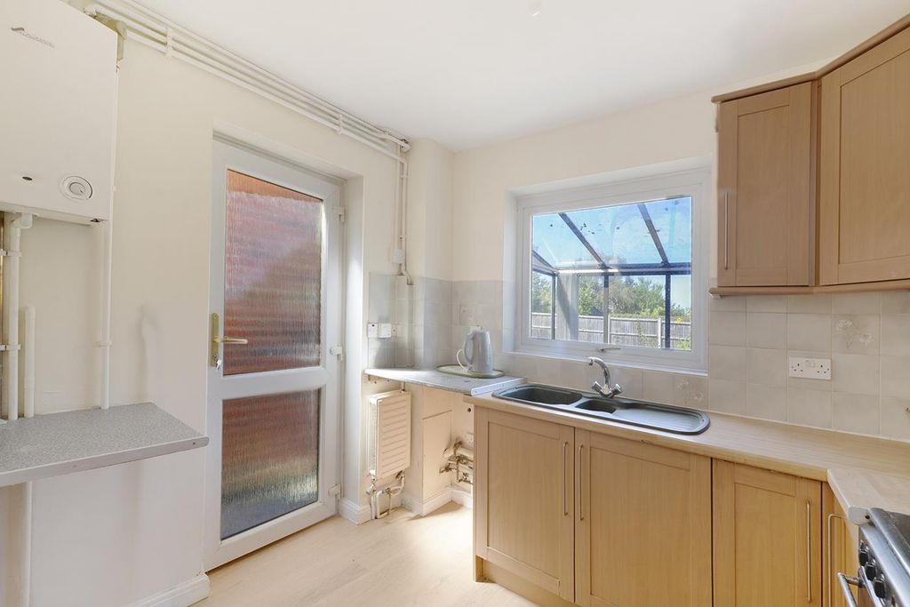 Property photo 2 of 14 6Thebines02.Jpg