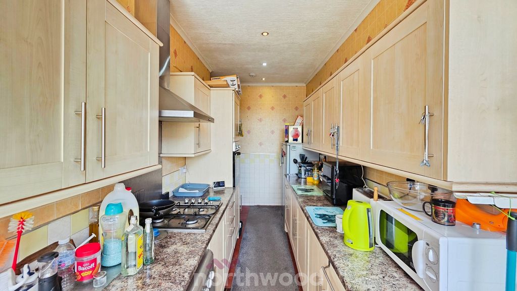 Property photo 3 of 25