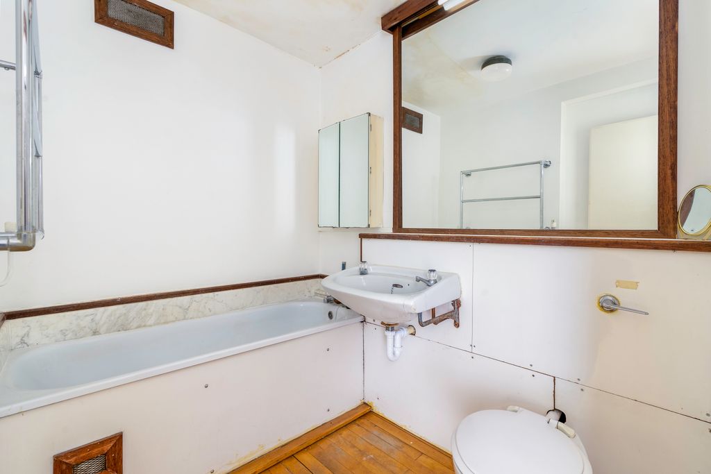 Property photo 3 of 11 Photo 03