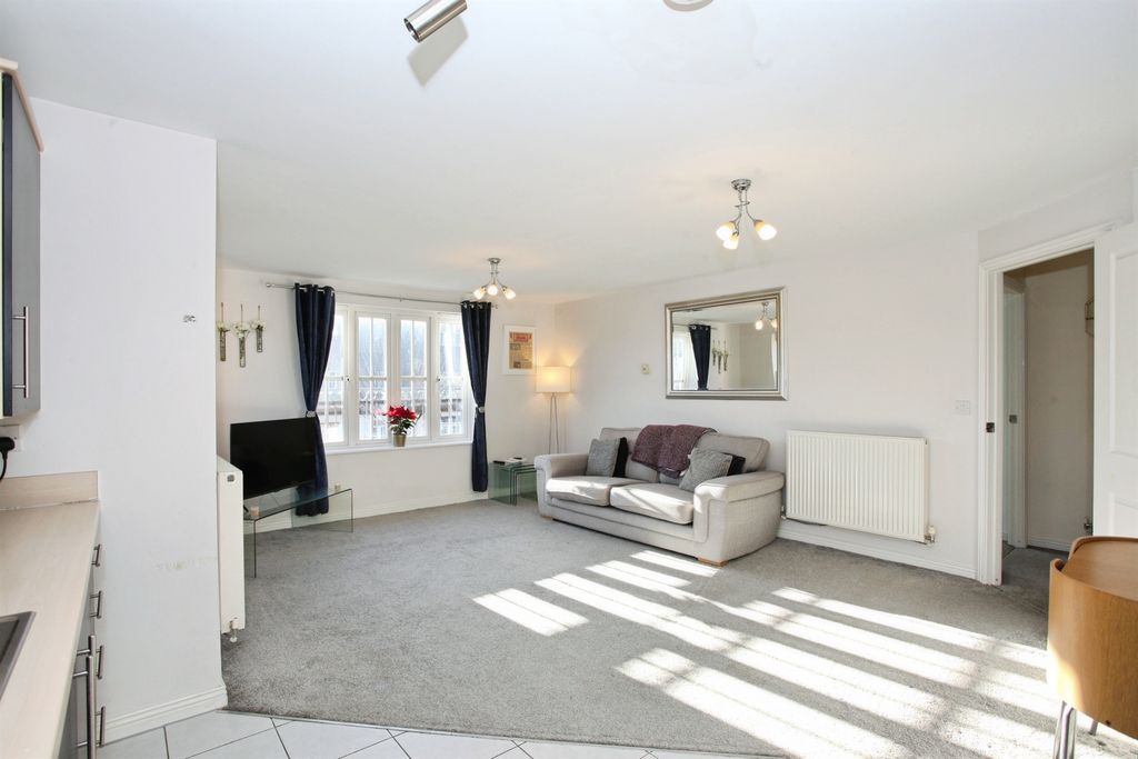 Property photo 2 of 12