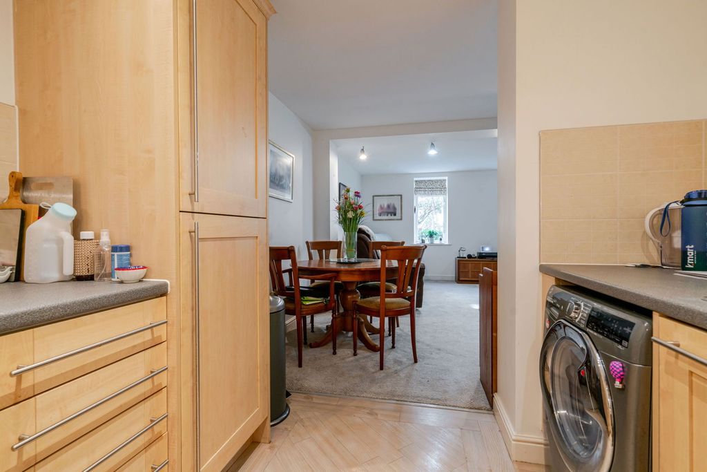 Additional image 9 of 1 bed flat for sale7 Whitaker House Apartments, Charlotte Close, Halifax HX1