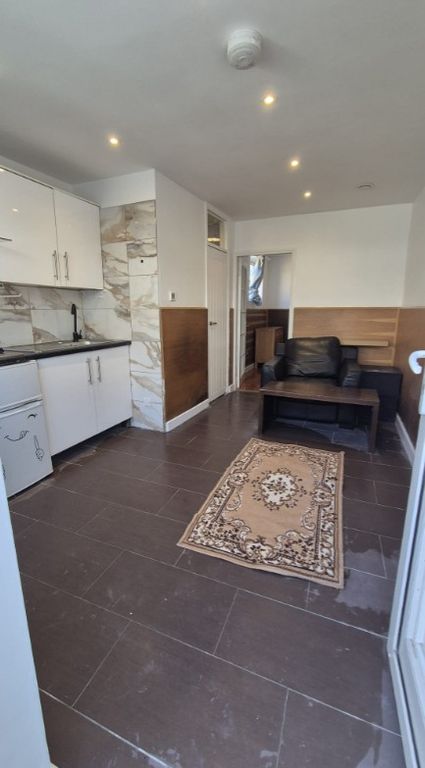Property photo 1 of 3