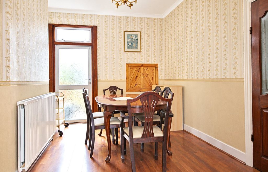 Property photo 3 of 19 Dining Room