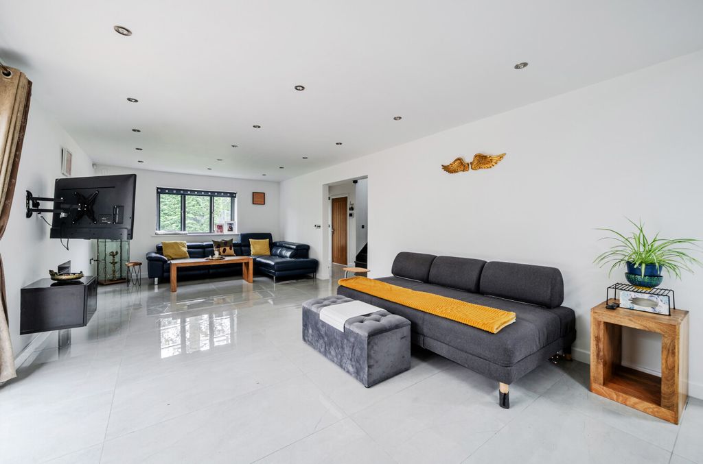 Property photo 2 of 29 1442103-37-69Dfa2...