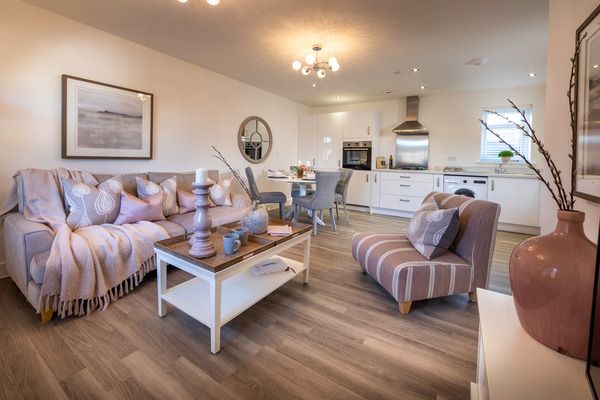 Property photo 1 of 4 Living Room