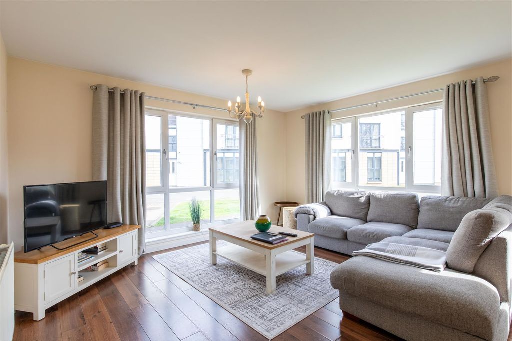 Property photo 2 of 14 S002.Jpg