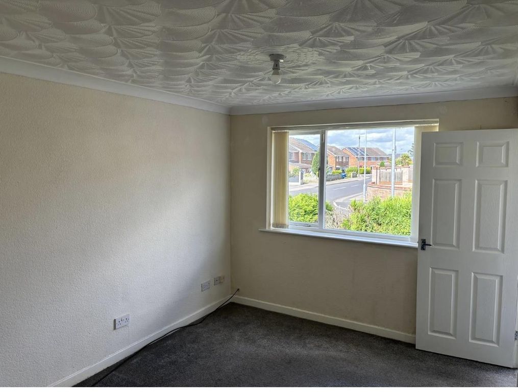 Property photo 2 of 10 Lounge