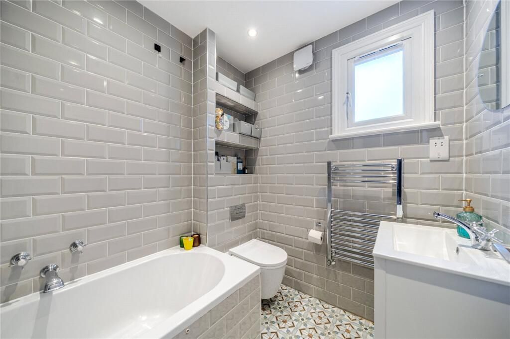 Property photo 2 of 6