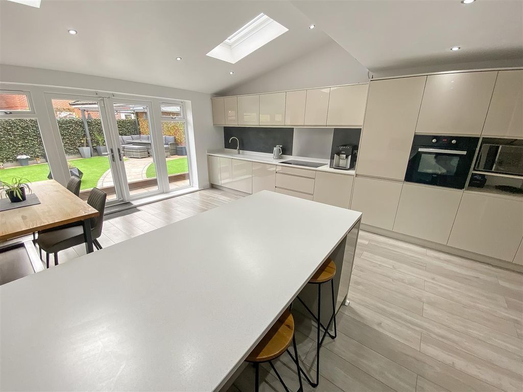 Property photo 1 of 24 Kitchen/Dining Room