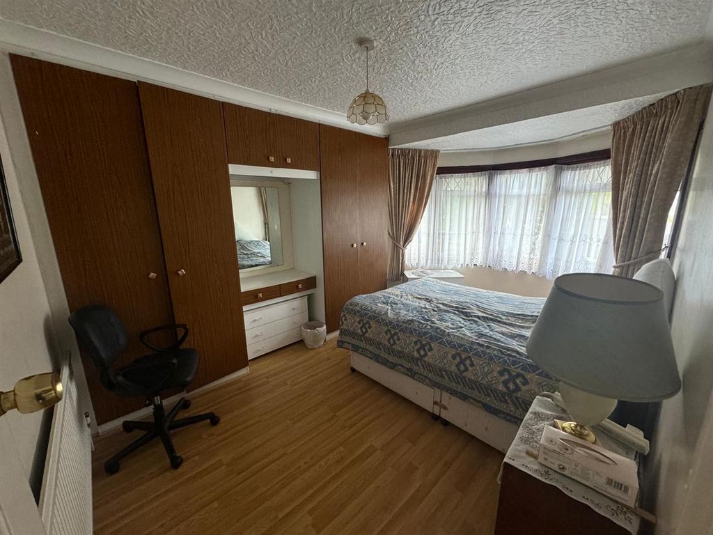 Property photo 2 of 4 F690B1ce-d9E1-47B1-8B06-136Ed91231cd.Jpg