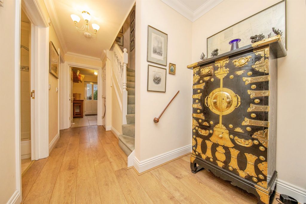 Property photo 2 of 27