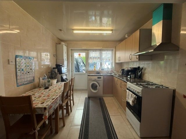 Property photo 2 of 5 3