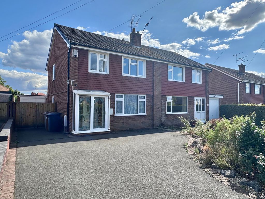 Property photo 1 of 32
