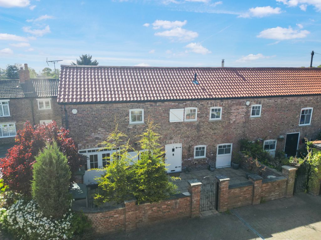 Property photo 1 of 13 External