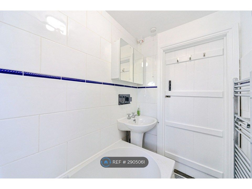 Property photo 2 of 35