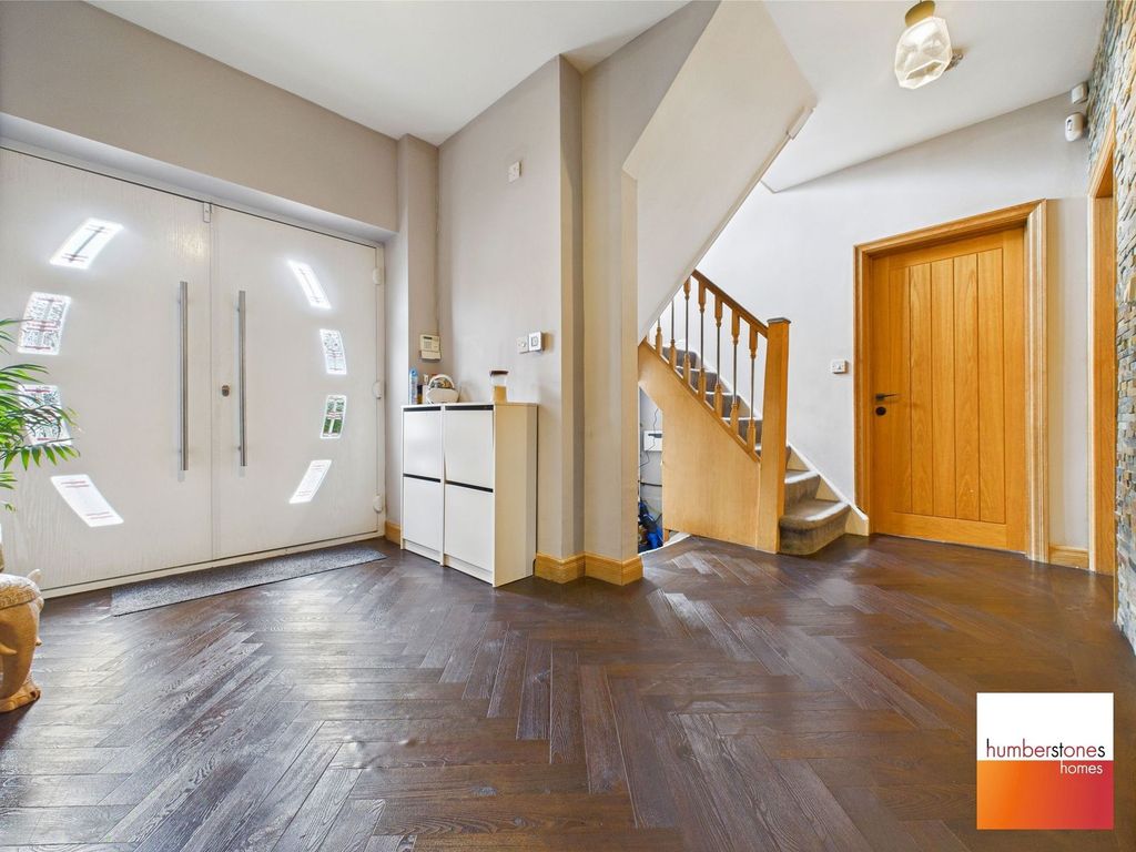Property photo 2 of 30