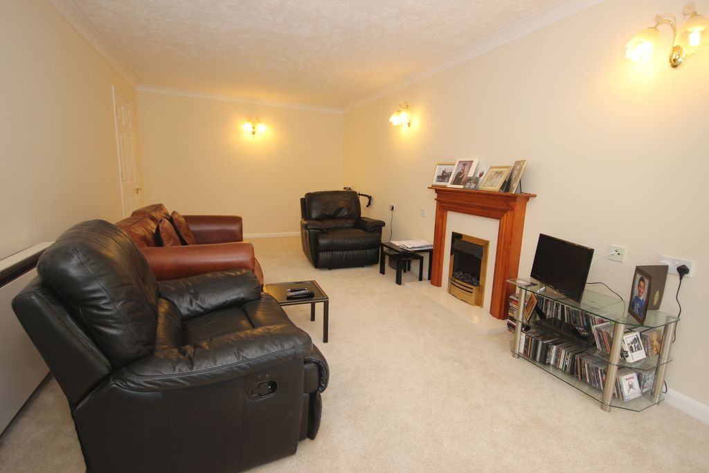 Property photo 2 of 9 Lounge