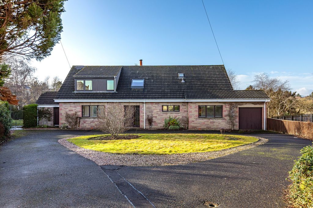 Property photo 1 of 47 Strathannan, Waverley Road, Melrose