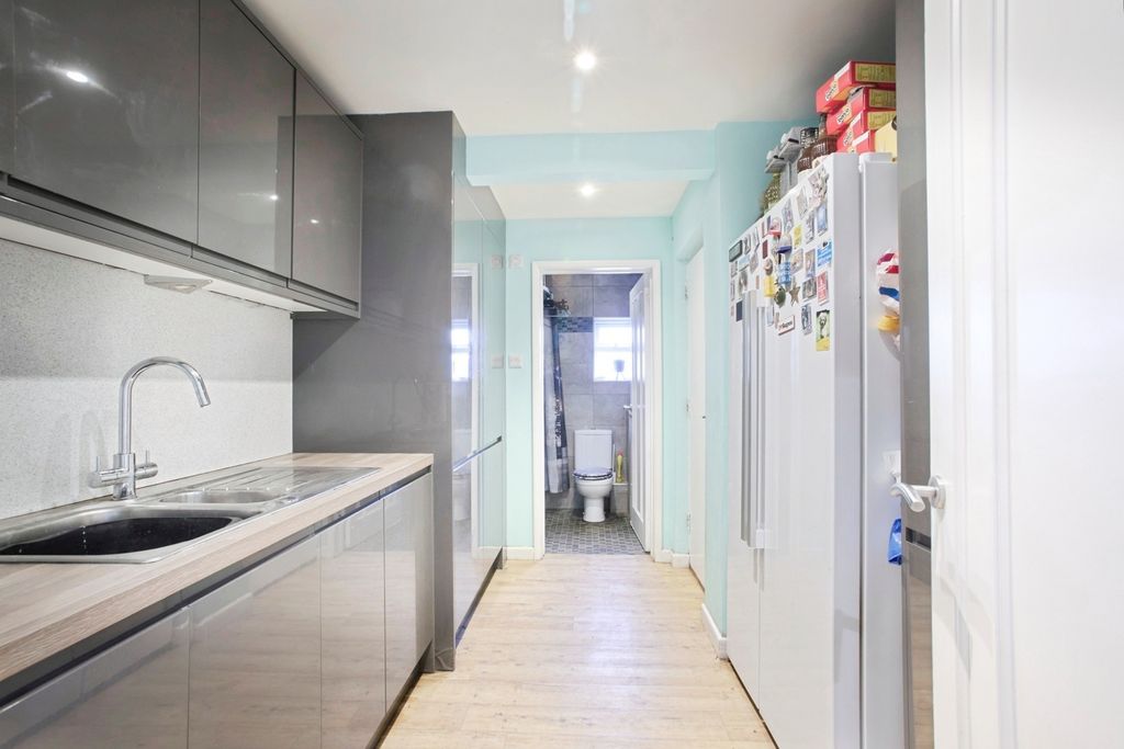 Property photo 3 of 16 Photo