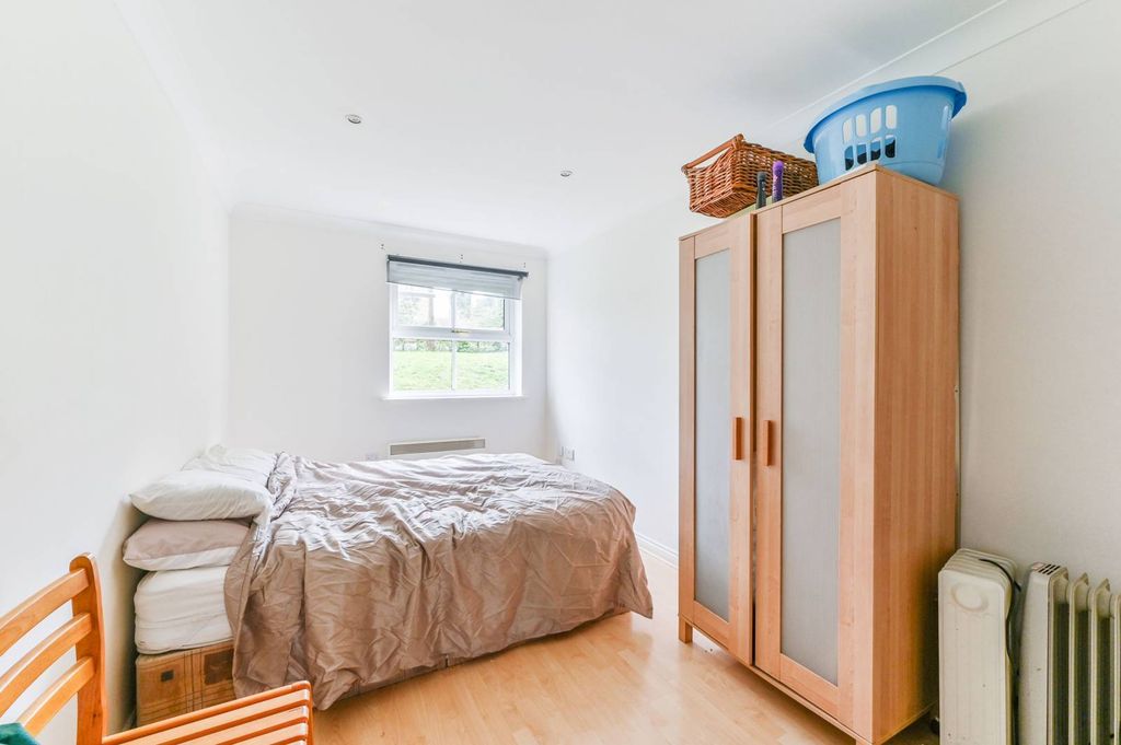 Property photo 3 of 8