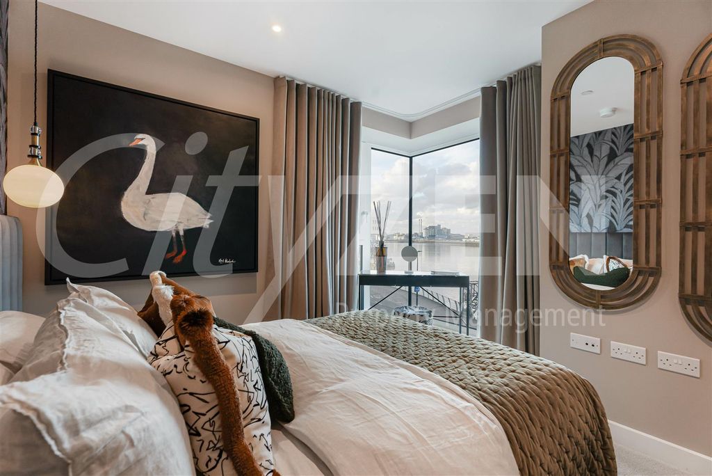 Property photo 2 of 31 Bedroom