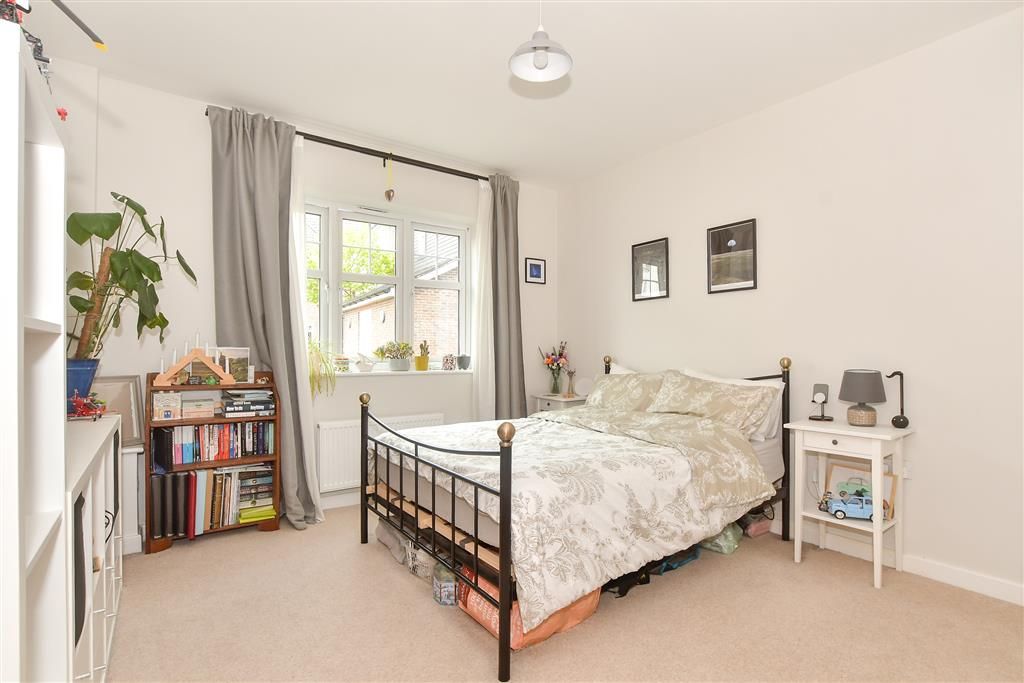 Property photo 3 of 10 Bedroom