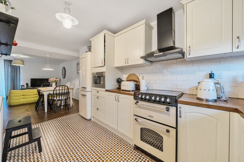 Property photo 3 of 16 Picture No. 06