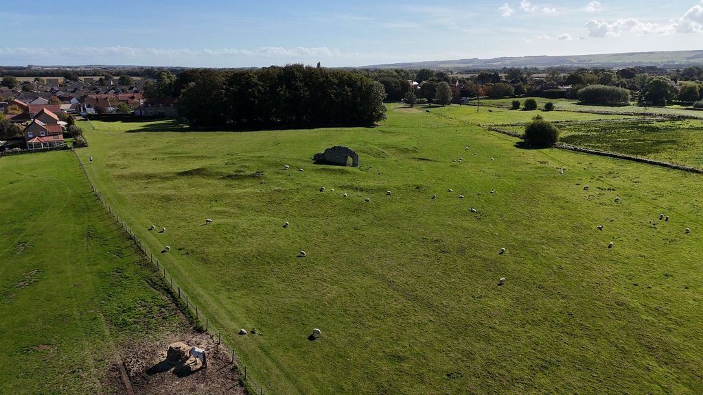 Property photo 2 of 9