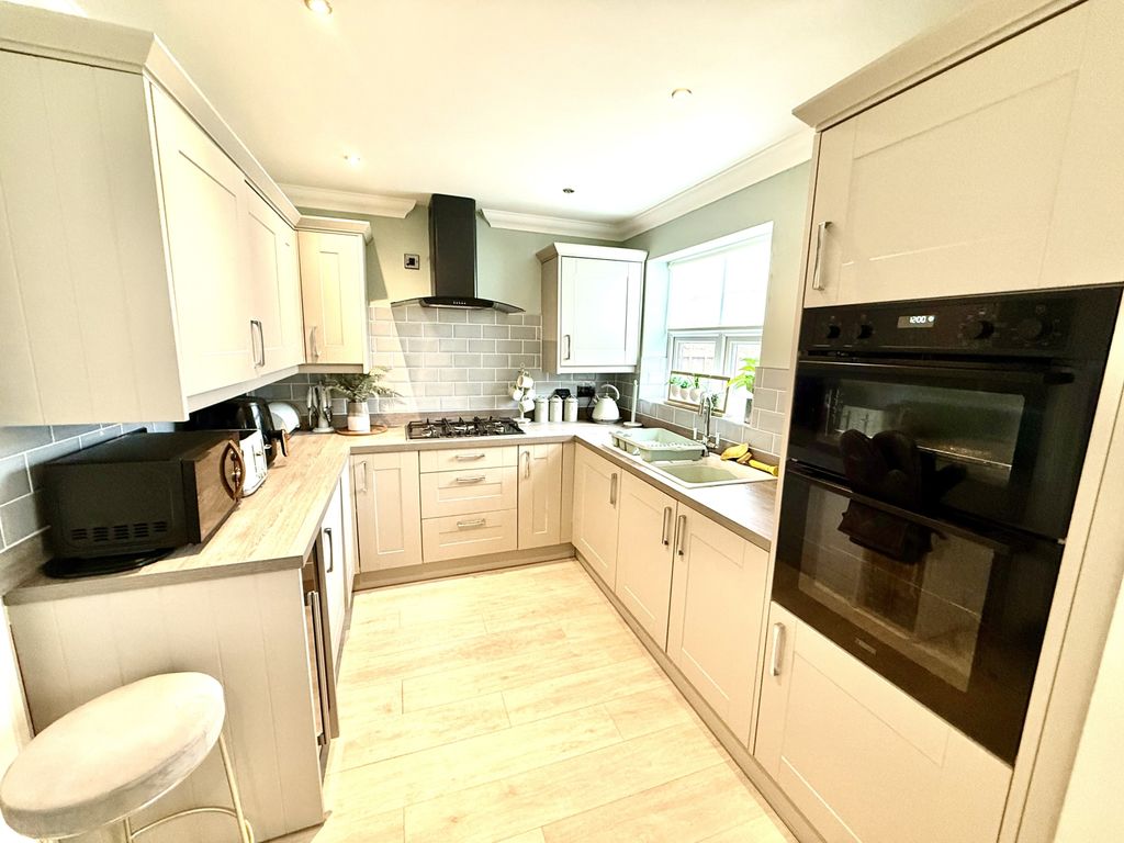 Property photo 3 of 9 Img_0832