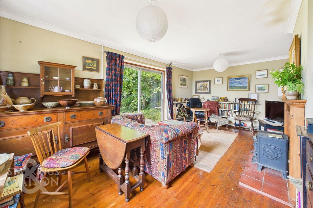 Property photo 2 of 24