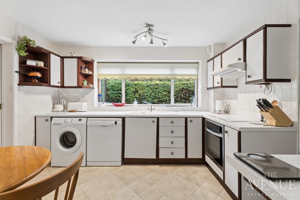Property photo 3 of 16 5674774