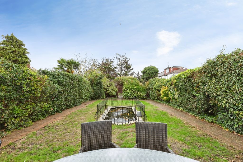 Property photo 2 of 30 Pbox-Img.Jpg