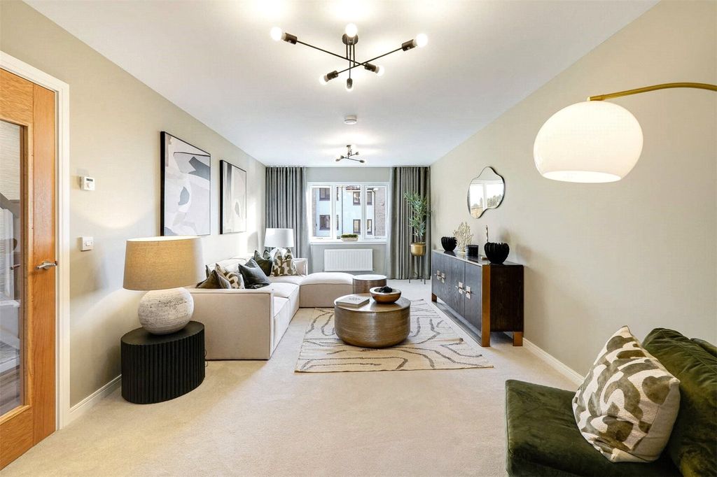 Property photo 2 of 13 Lounge