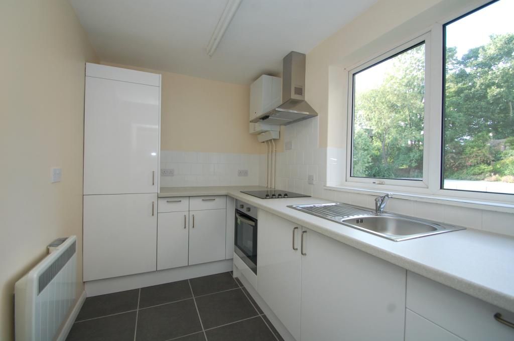 Property photo 3 of 6 Kitchen
