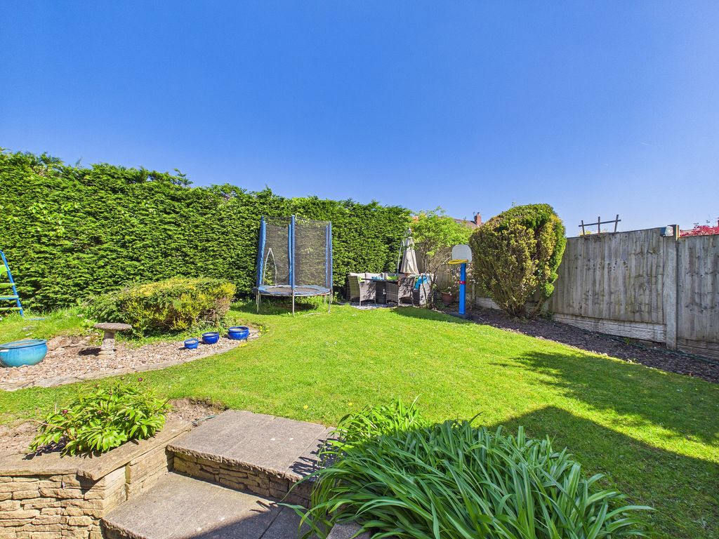 Property photo 2 of 39