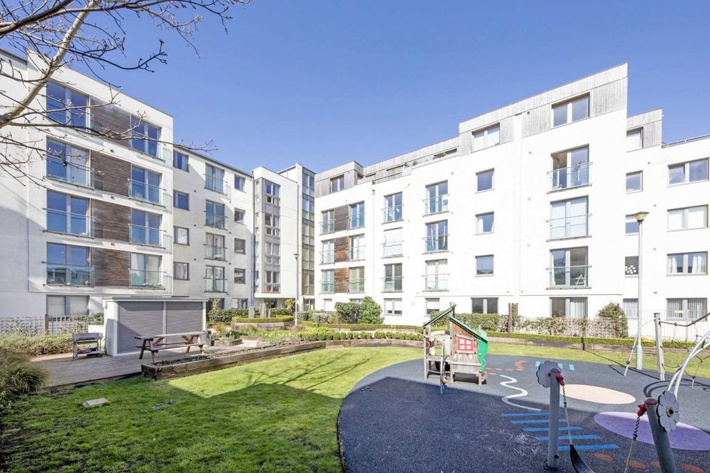 Property photo 1 of 2