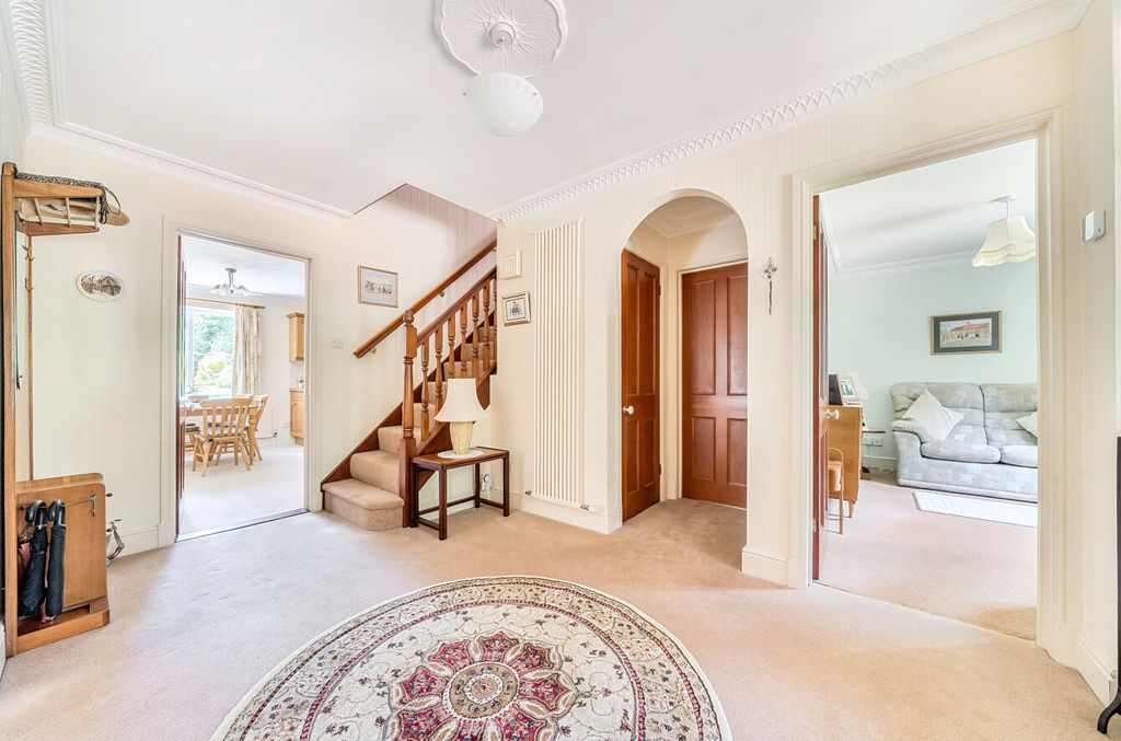 Property photo 2 of 17 1317362-12-686570...
