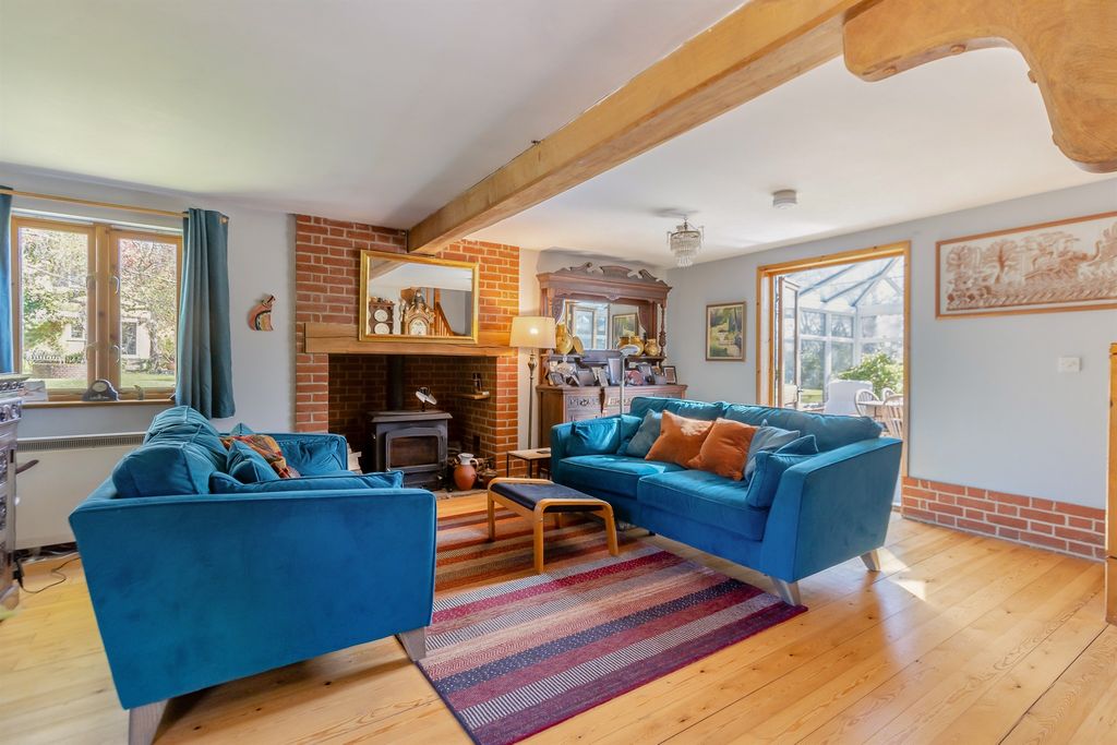 Property photo 2 of 19