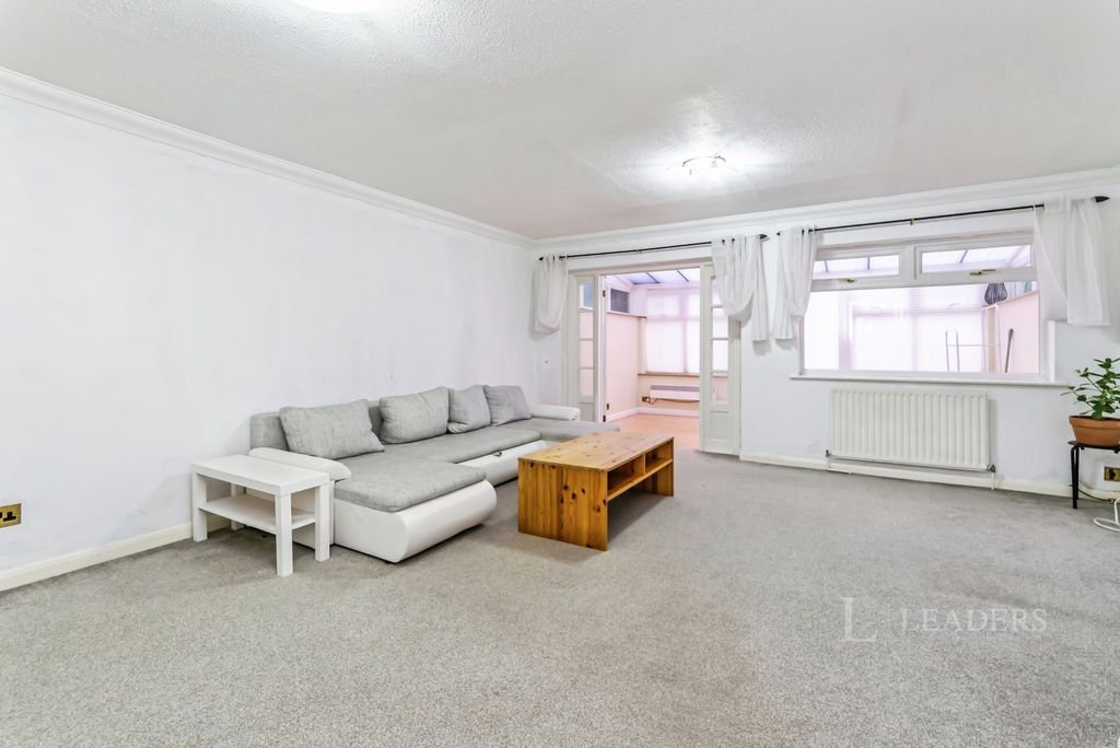 Property photo 2 of 15 Pbox-Img.Jpg