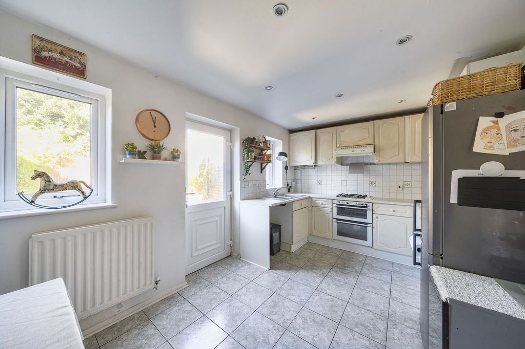 Property photo 3 of 18