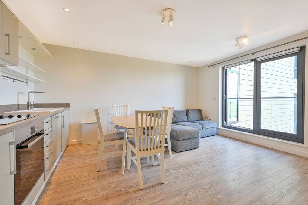 Property photo 2 of 11