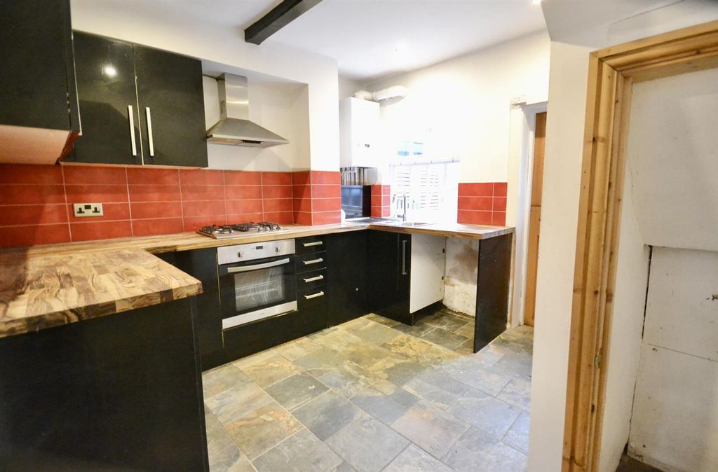 Property photo 2 of 17 Kitchen