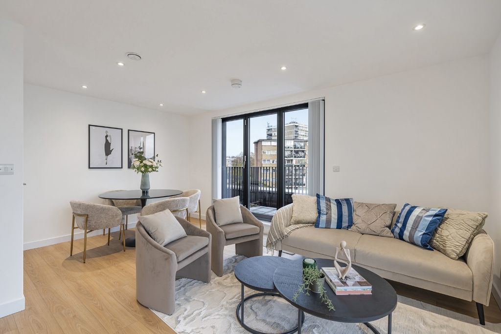 Property photo 3 of 9 4531092
