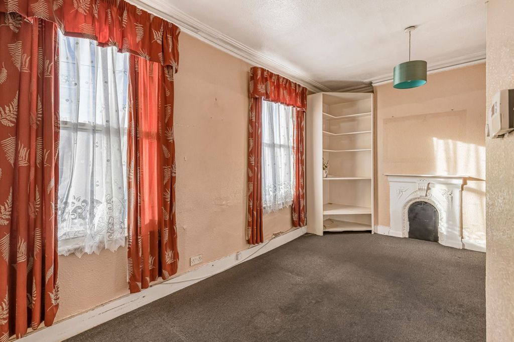 Property photo 3 of 6 Picture No. 01