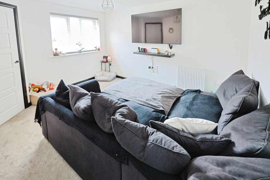 Property photo 3 of 14 Pbox-Img.Jpg
