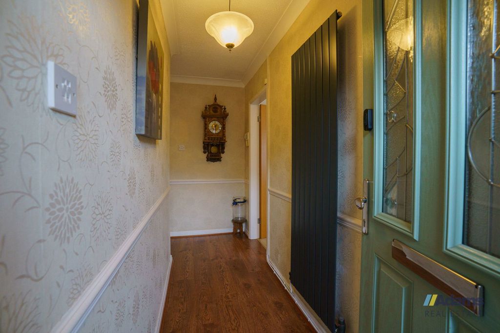 Property photo 3 of 34