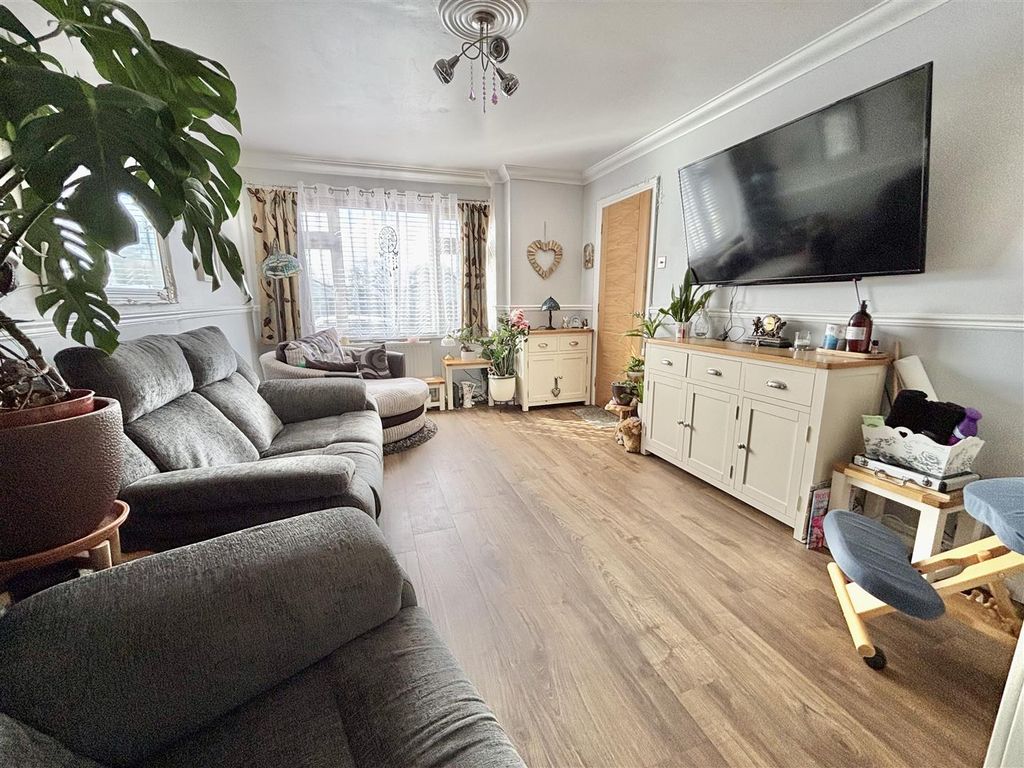 Property photo 2 of 11 Img_0685.Jpeg